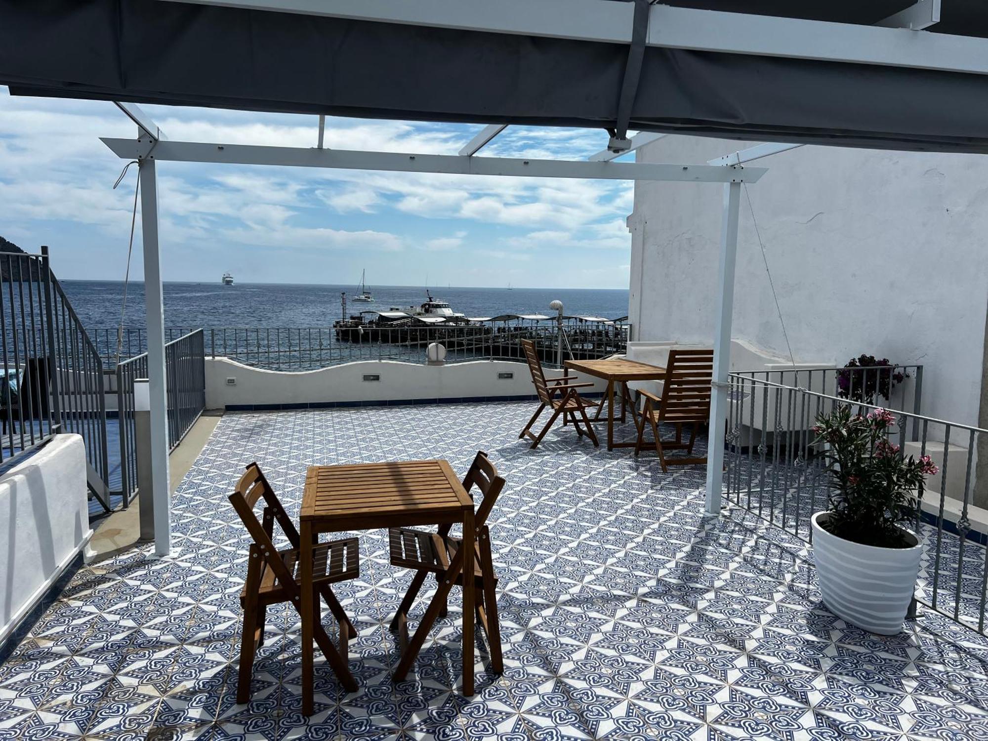 Luxury Apartments Caucich Lipari  Exterior photo